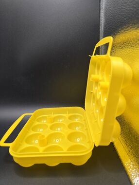 Dozen Egg Container Holder Portable Outdoor Egg Case w/1 doz. plastic eggs camp